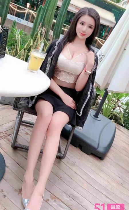 验证楚楚  胸真是大  不过是个照骗