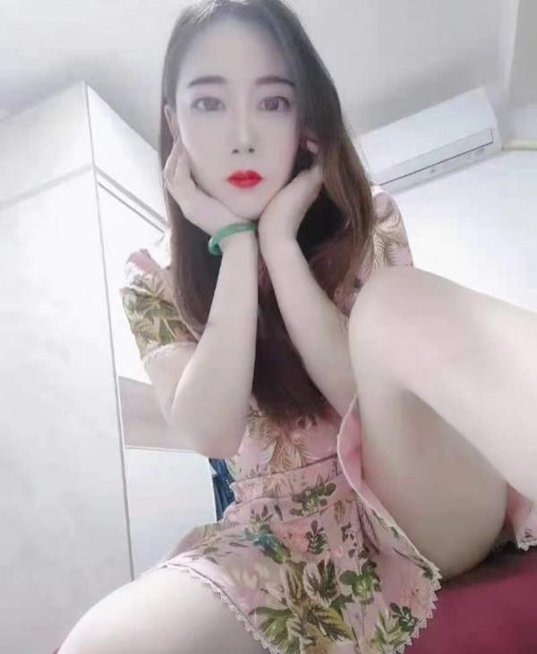 约了两个丝足御姐  灵芝