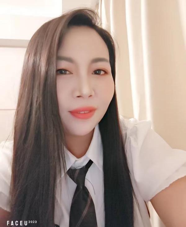 风骚服务型小少妇
