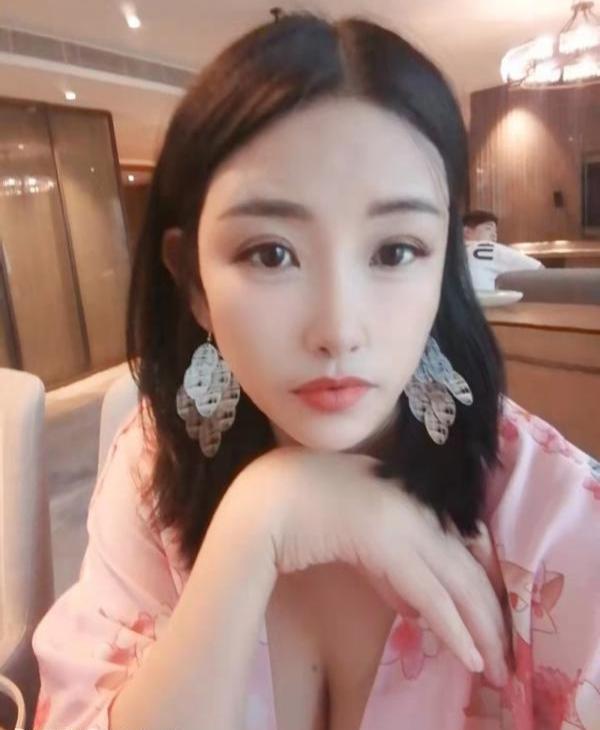 少妇瑶瑶美女