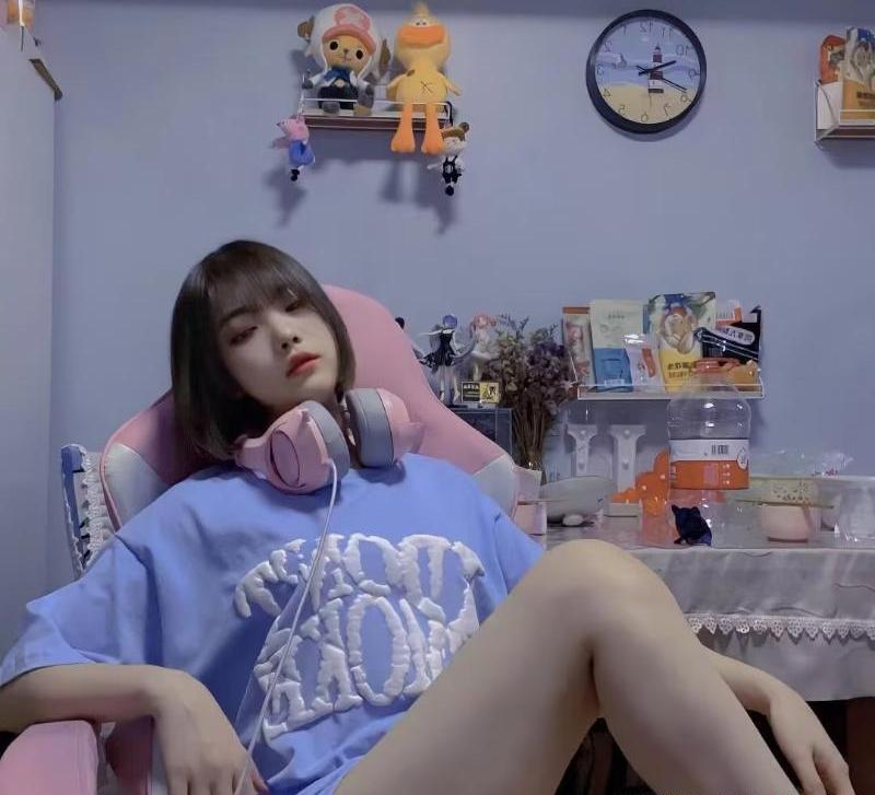 秦淮纹身小妹