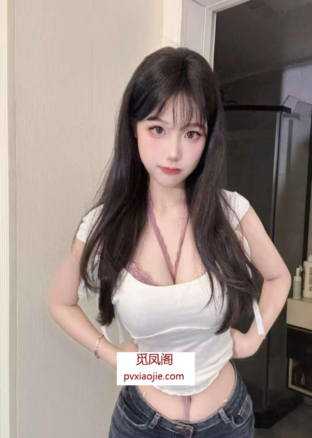 刚毕业的巨乳萝莉学生妹带楼兼职外出