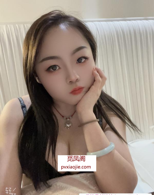 大胸服务控嫩妹