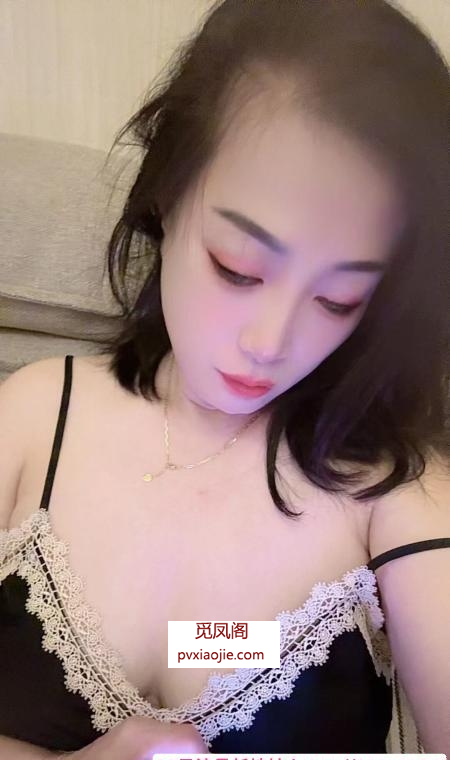 黑丝制服大胸安娜