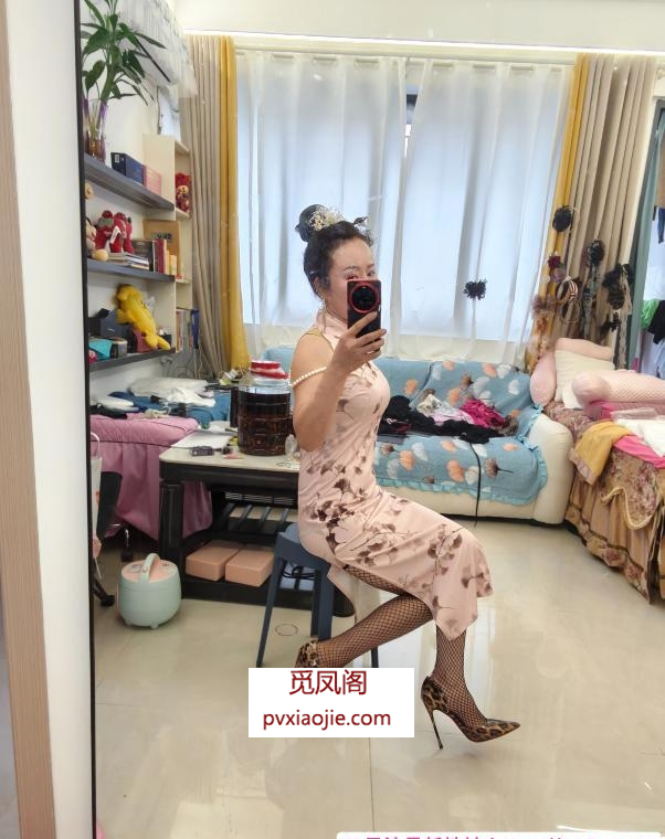 风骚制服少妇
