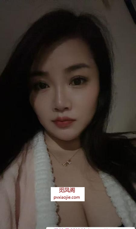 服装店老板娘