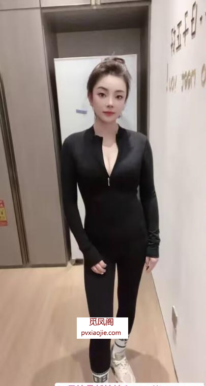 会夹逼的少妇