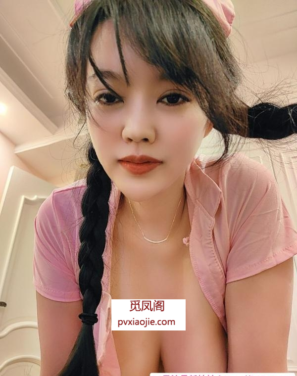 麻花辫d奶妹子