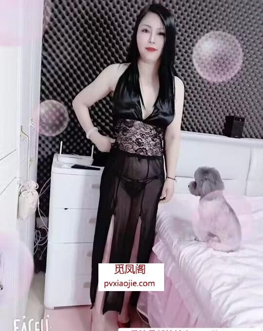 双桥翘臀潮喷大眼少妇