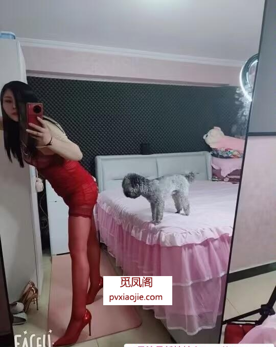双桥翘臀潮喷大眼少妇