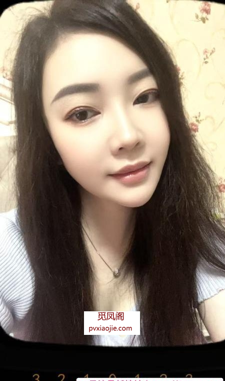 汉阳肤白腿长