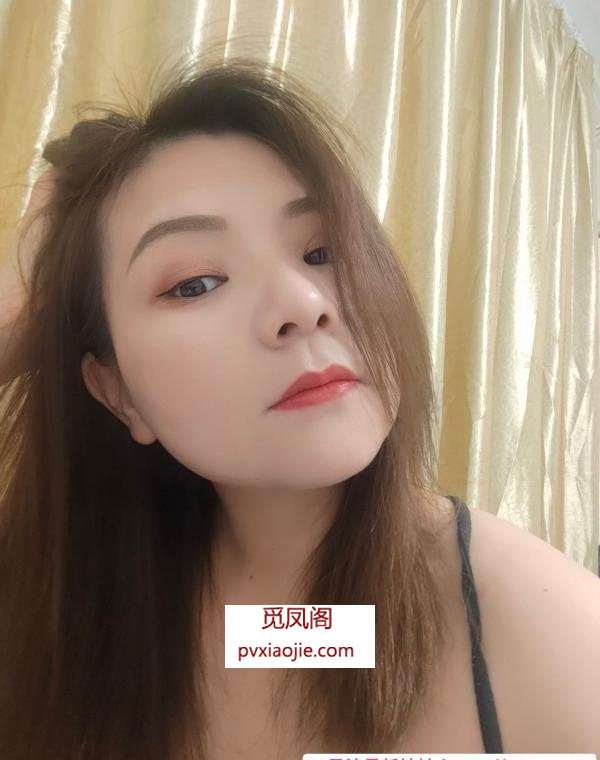 雨花贾西大胸美女