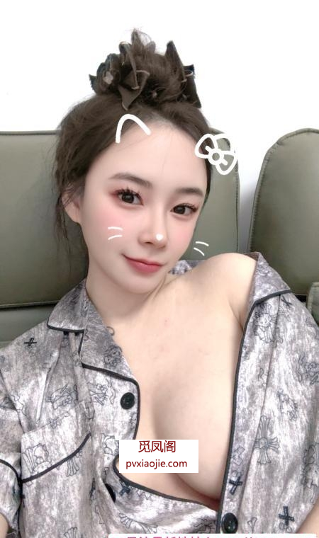 惠城舌吻旗袍骚女