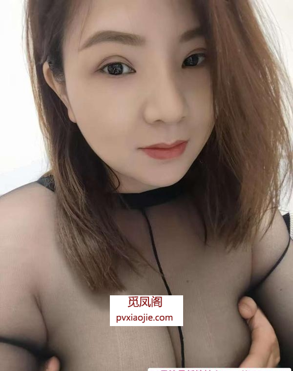 雨花白嫩大奶丝袜少妇