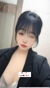 年轻微胖大胸妹
