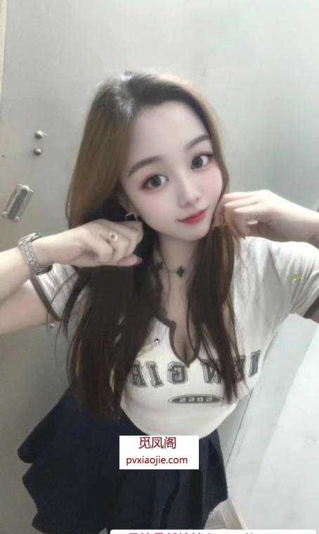 服务系舌吻骚妇