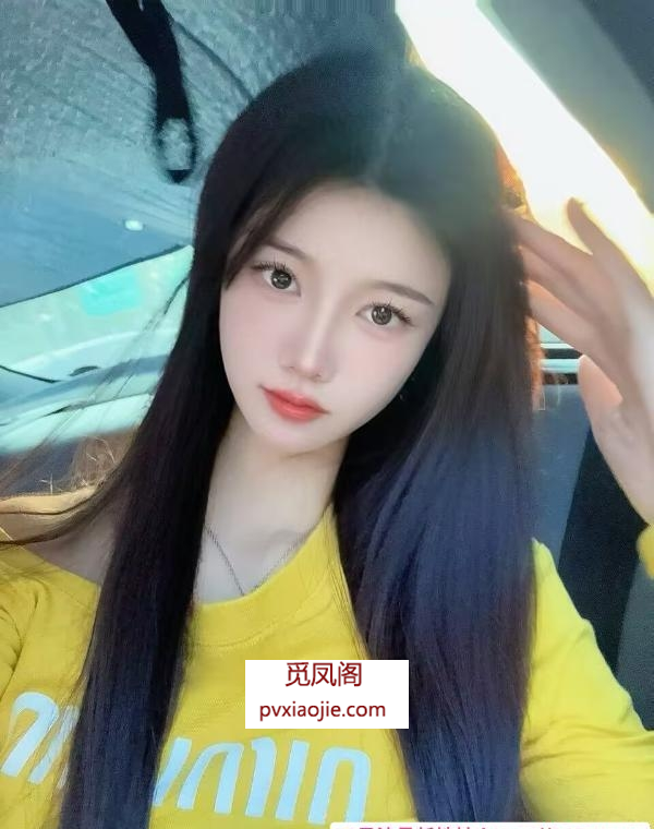 练瑜伽的小姐姐身材好