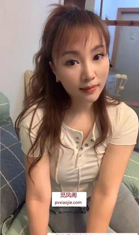 一字马小姐姐