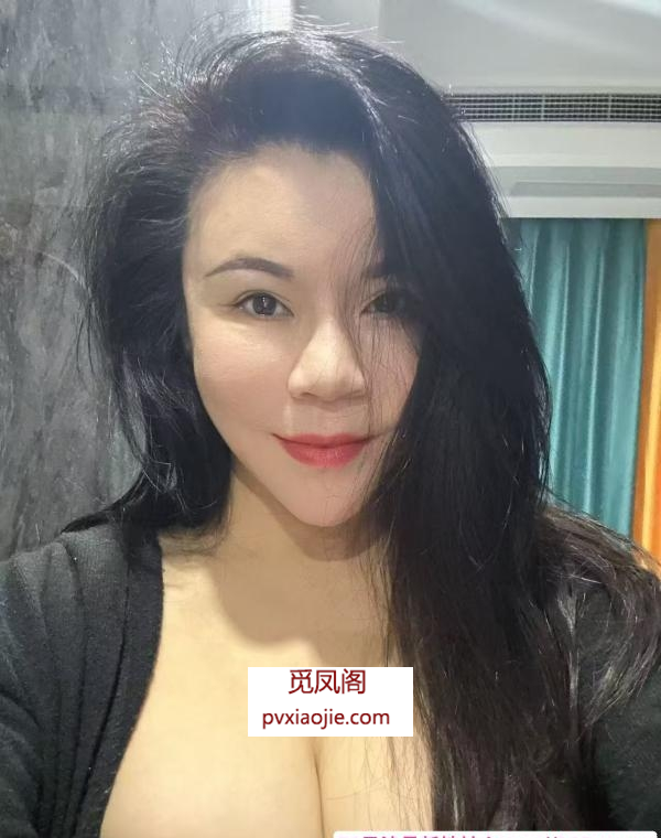 E奶熟女飘雪