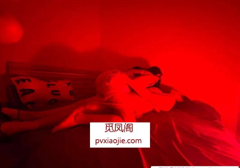 中大项双飞巨乳两闺蜜