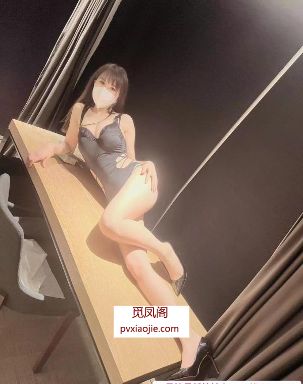 跳艳舞的美女老师
