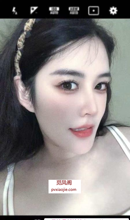 白嫩长腿佳佳