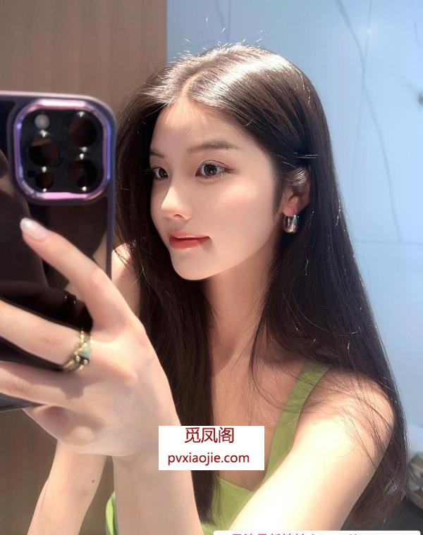 甜美可爱大胸妹子