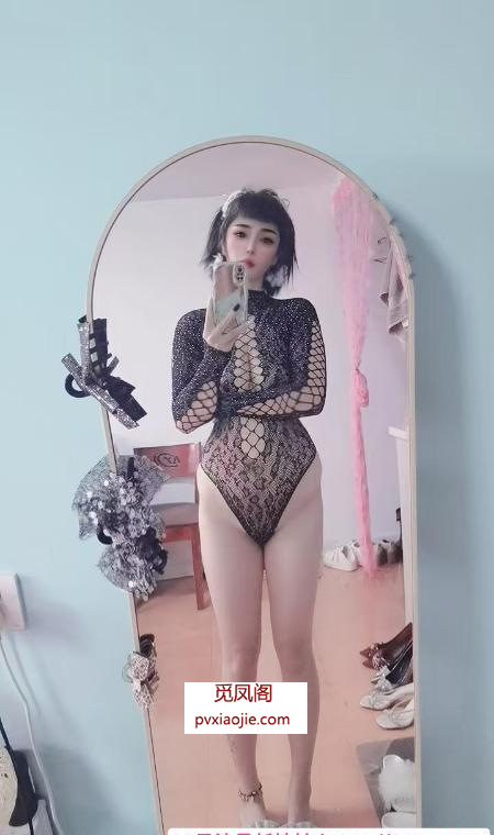 大长腿大胸妹
