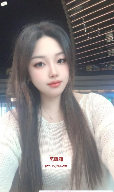 大胸小美女