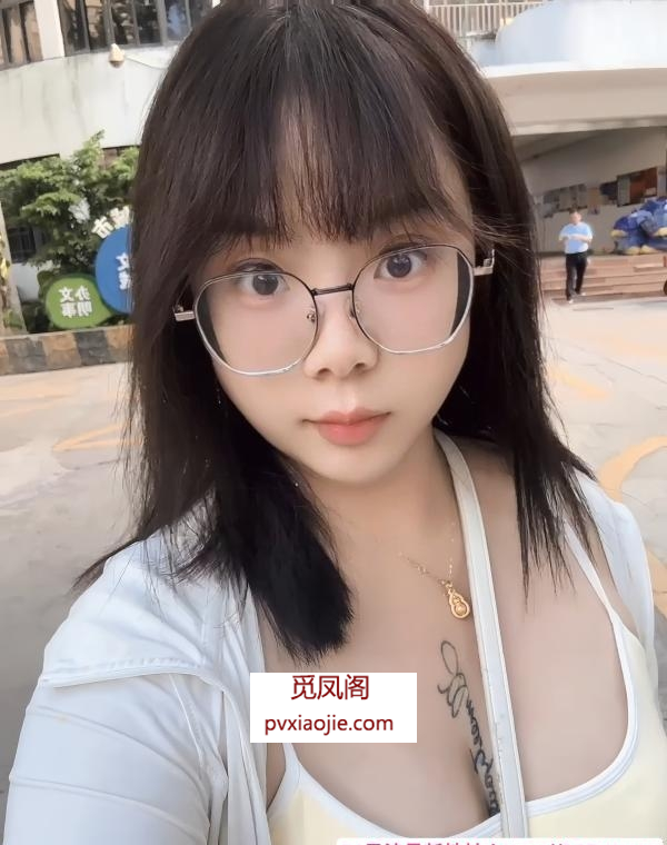 龙岗健身美女扶摇