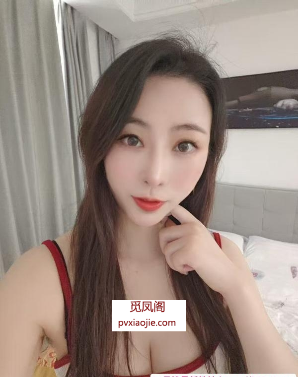 雨花大胸小姐姐