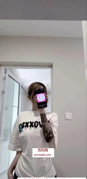 东北花臂妹