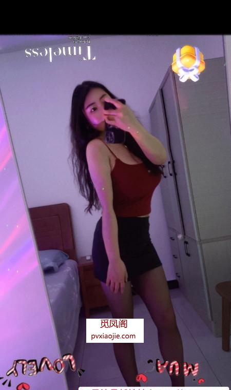 大胸黑丝小少妇