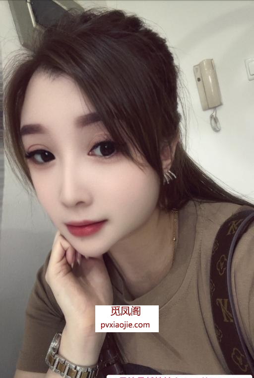 东门性感气质御姐