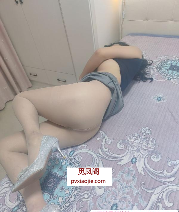 美胸长腿熟女