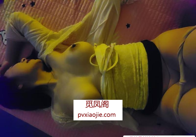 舌吻大胸御姐