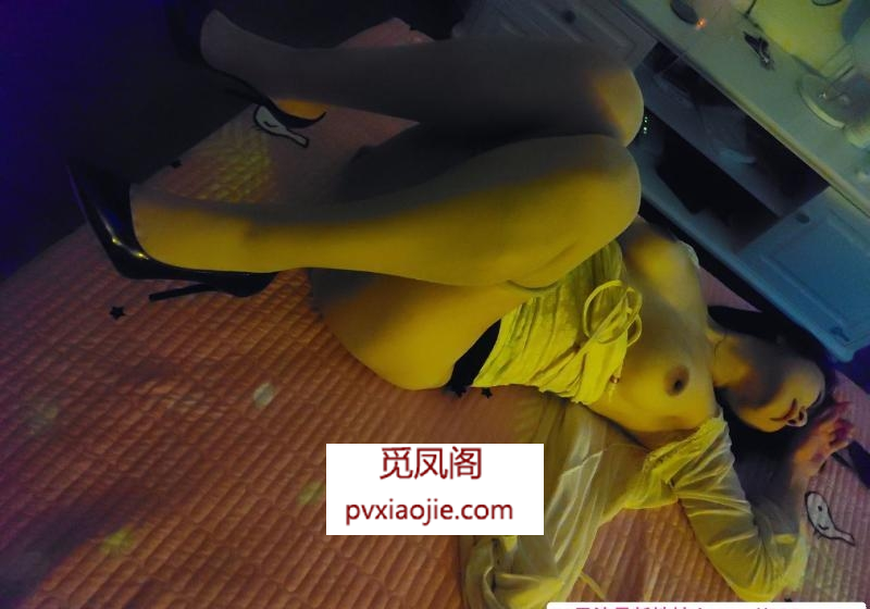 舌吻大胸御姐