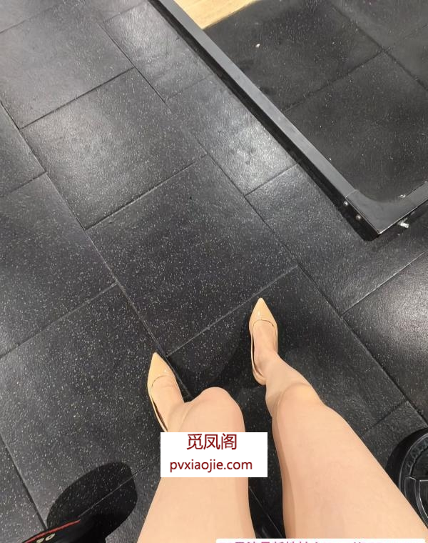 包河爱运动马甲线少妇