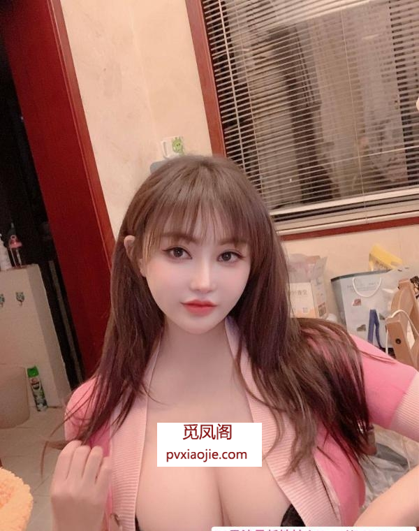 服务系巨乳骚煊煊