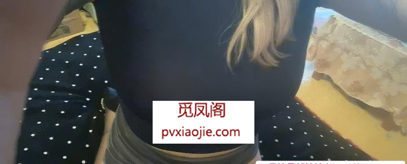 纹身大胸少妇