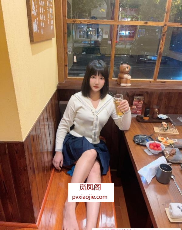肤白大胸颜值老师