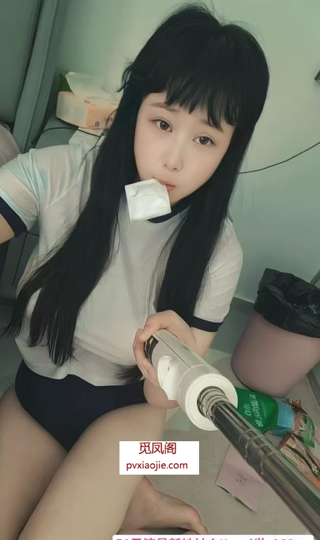 东站娃娃脸巨乳少妇