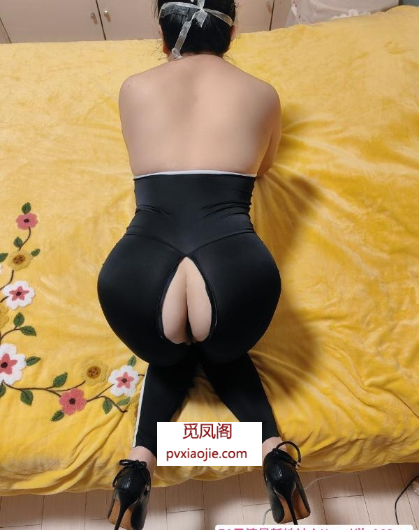 连体裤肉臀少妇
