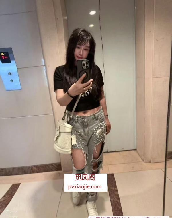 罗湖美胸依依