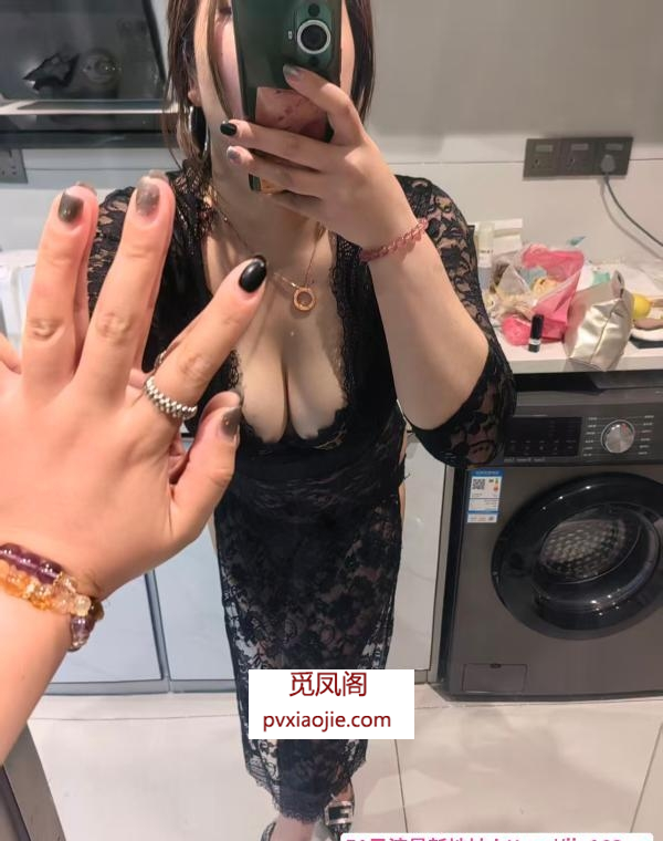 江岸肥臀骚妞妞