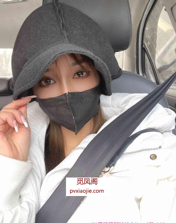东站小个子大胸妹子