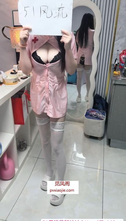 肤白甜美小梦