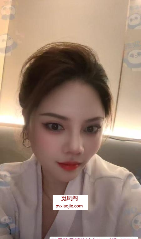 大胸美少妇