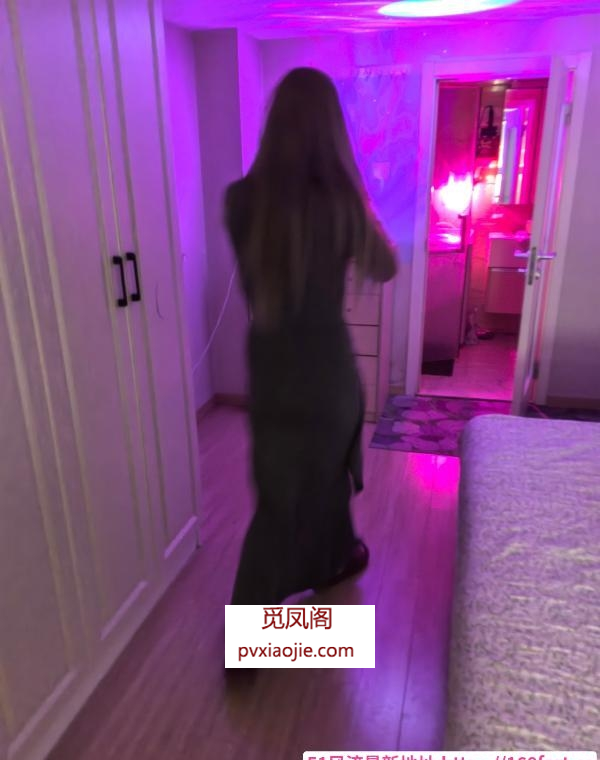 艹翻小穴巨紧少妇
