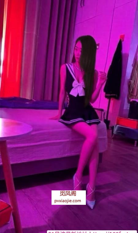 大胸美人妻